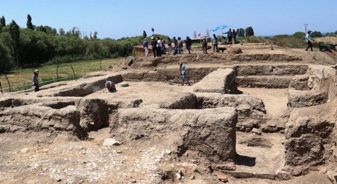 ATAUNİ den Ayanıs Kalesi kazısı