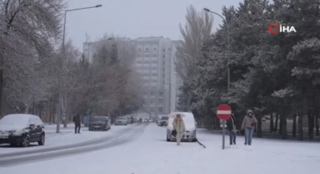 Erzurum güne karlı başladı