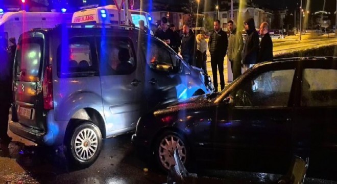 Palandöken Adnan Menderes te kaza: 2 yaralı