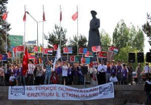 İstiklal Marşını coşkuyla okudular