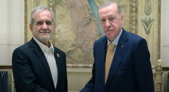 Erdoğan, Pezeşkiyan ile görüştü