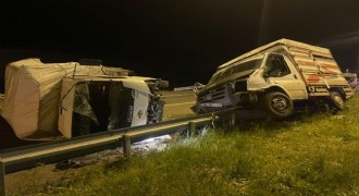 Kars yolunda trafik kazası: 3 yaralı