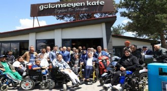 Sekmen engellilerin sorunlarını dinledi