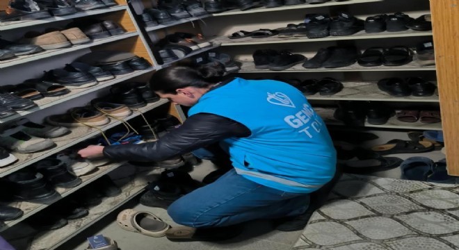 Çocuklara teravih sürprizi: Ayakkabılarda çikolata